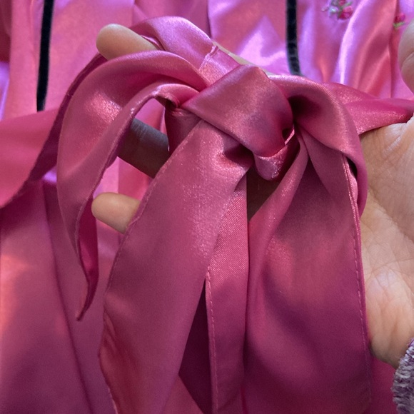 Excellent condition Morgan Taylor Intimates robe - Picture 7 of 10